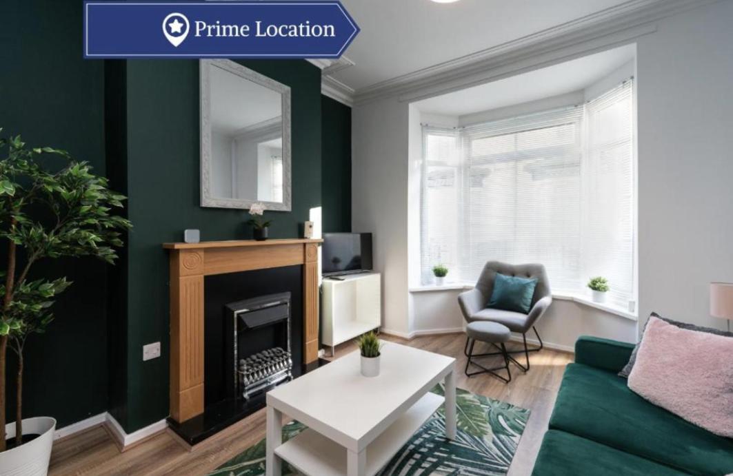 Stylish 3Bed House in Hull - sleeps 5 view 2