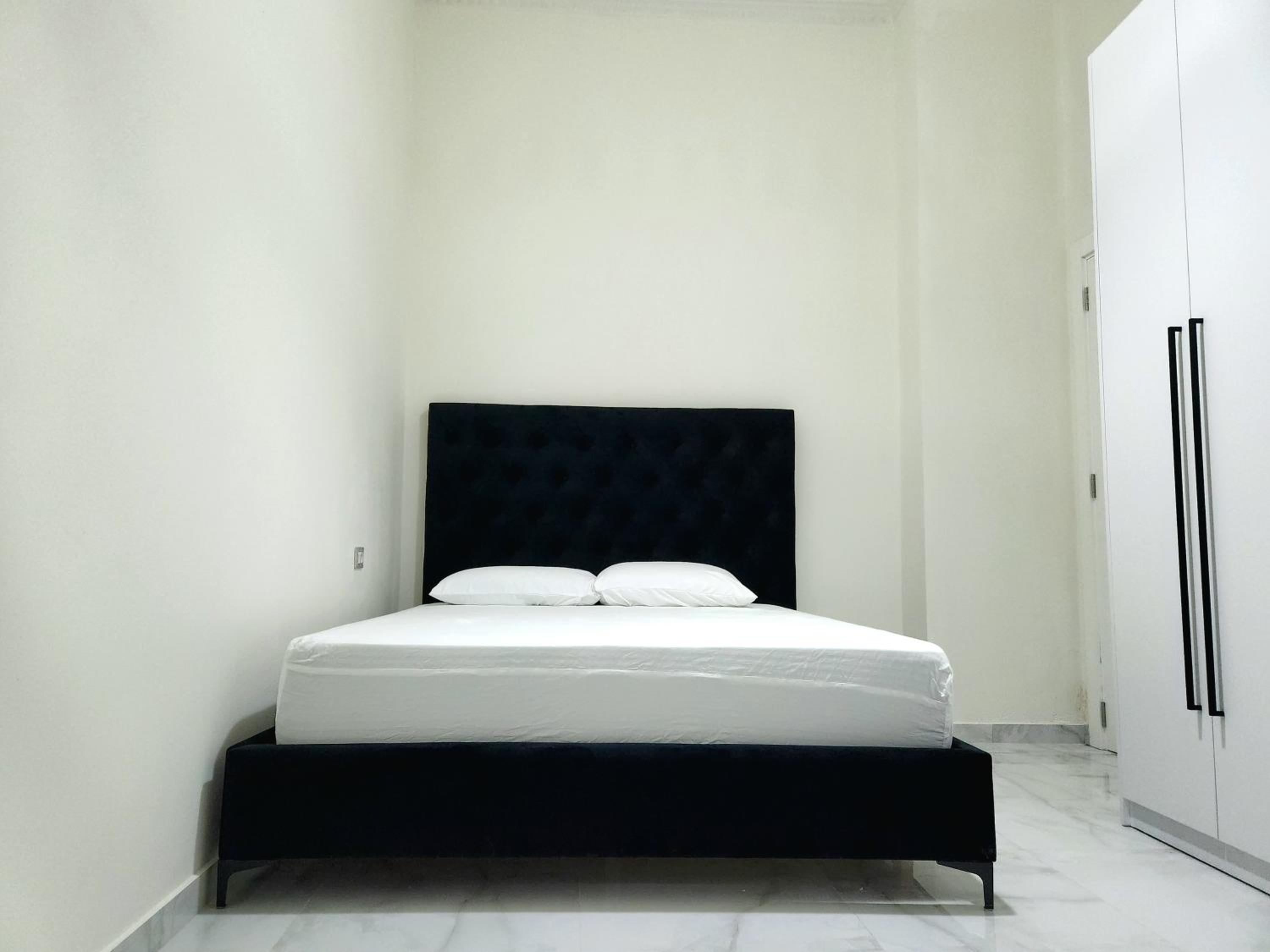Luxury and Cozy Apartments 200 Meters from the Beach, 50 Meters from Marina Bay Luxury resort