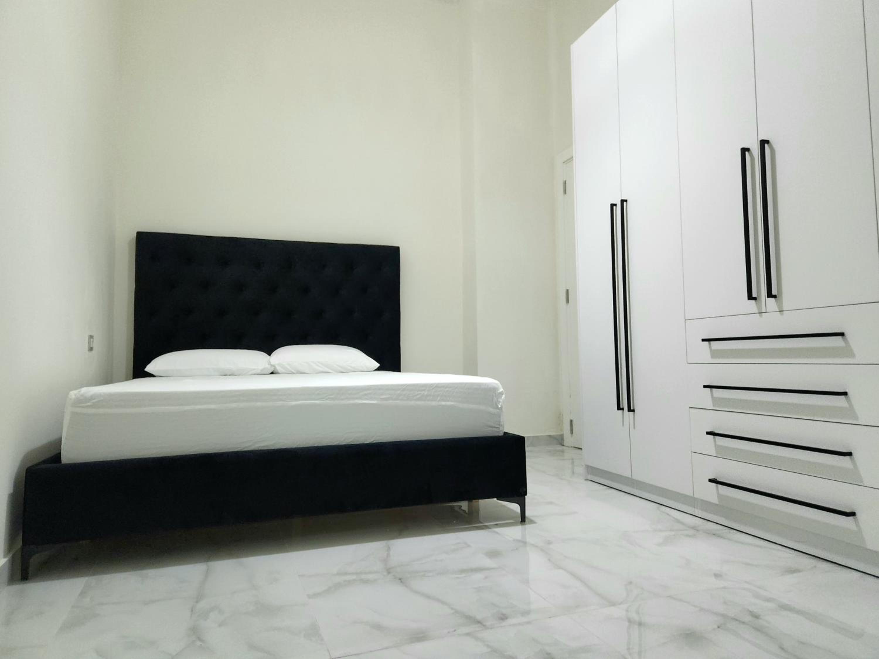 Luxury and Cozy Apartments 200 Meters from the Beach, 50 Meters from Marina Bay Luxury resort
