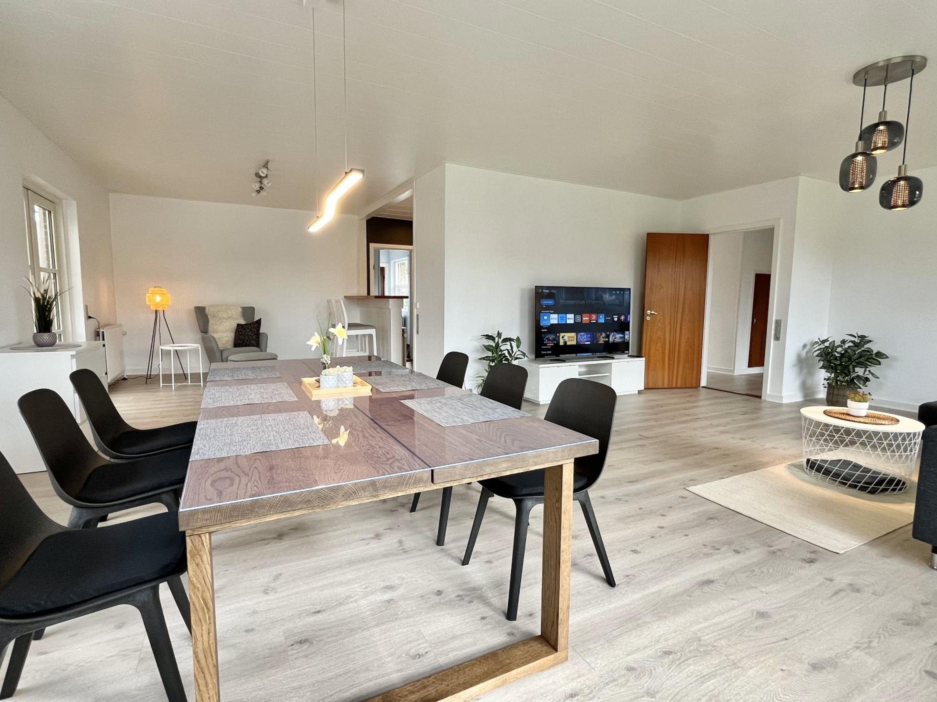Stunning & Renovated 130sqm Villa only 5 min by car from sandy beaches view 4