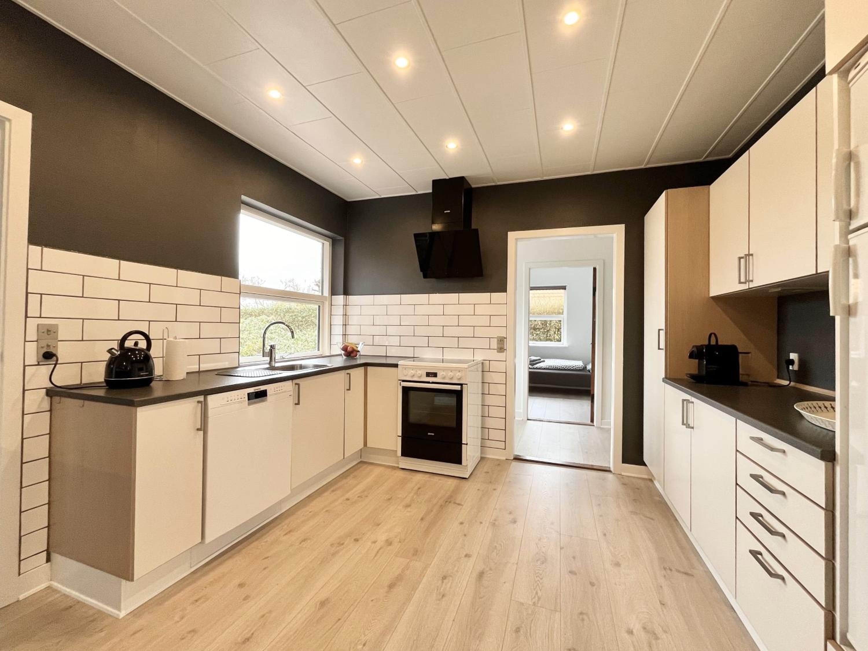 Stunning & Renovated 130sqm Villa only 5 min by car from sandy beaches view 5