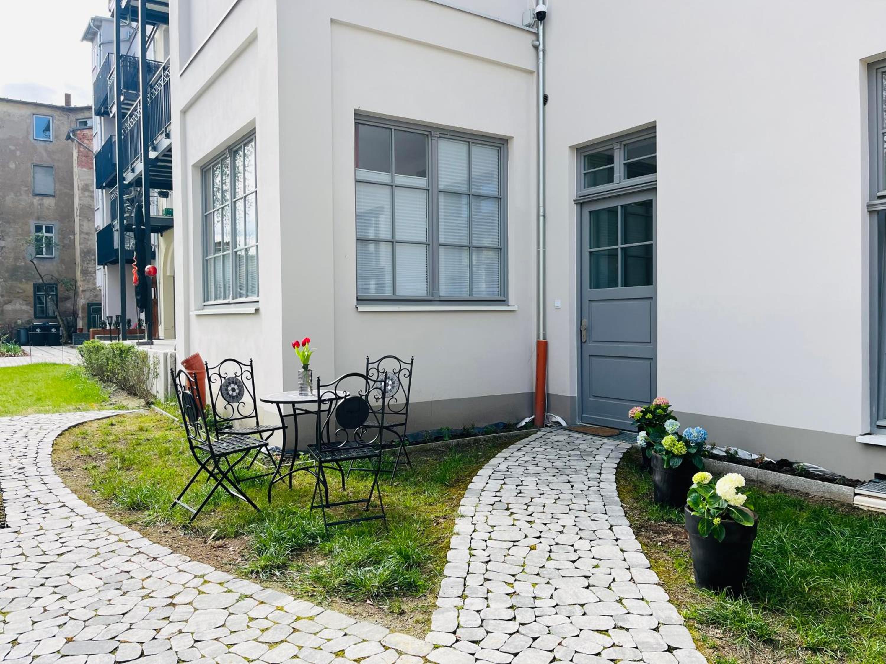 FILMAP-Apartments-Zentrale Lage-Boxspringbett-Beamer-Popcorn-gratis Parkplatz