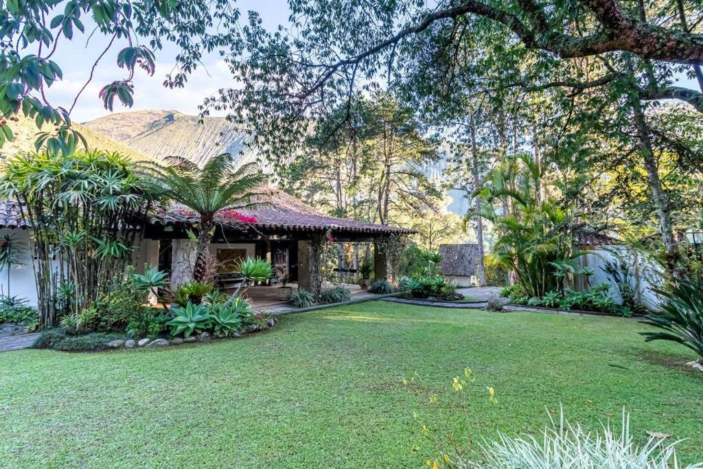 Linda casa Araras 6 suítes/ rio privativo/ Condomínio Denasa