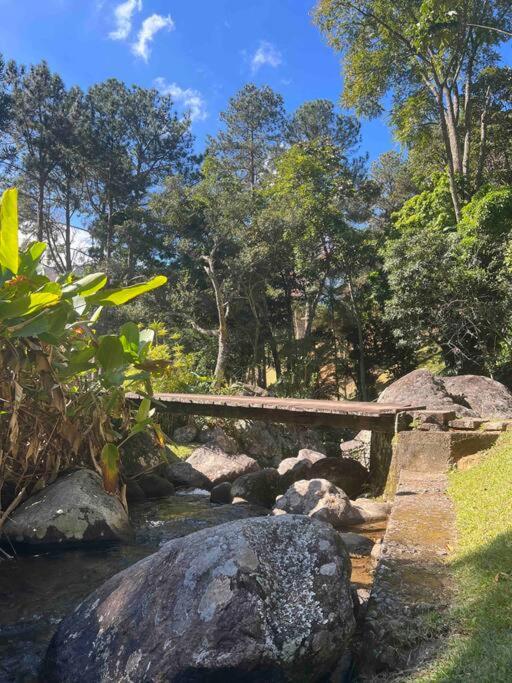 Linda casa Araras 6 suítes/ rio privativo/ Condomínio Denasa
