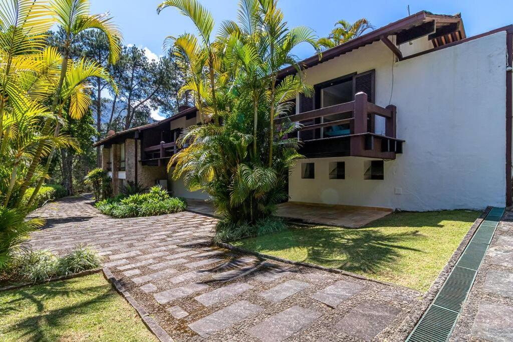 Linda casa Araras 6 suítes/ rio privativo/ Condomínio Denasa