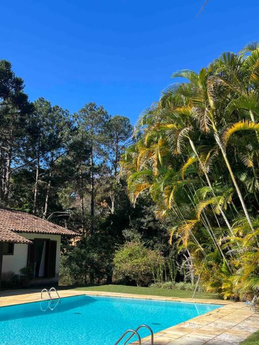 Linda casa Araras 6 suítes/ rio privativo/ Condomínio Denasa