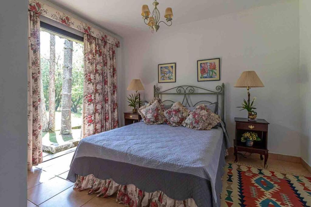 Linda casa Araras 6 suítes/ rio privativo/ Condomínio Denasa
