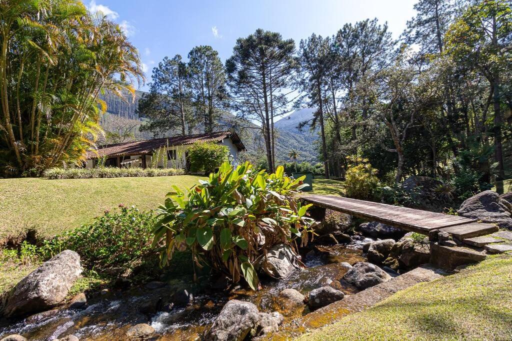 Linda casa Araras 6 suítes/ rio privativo/ Condomínio Denasa