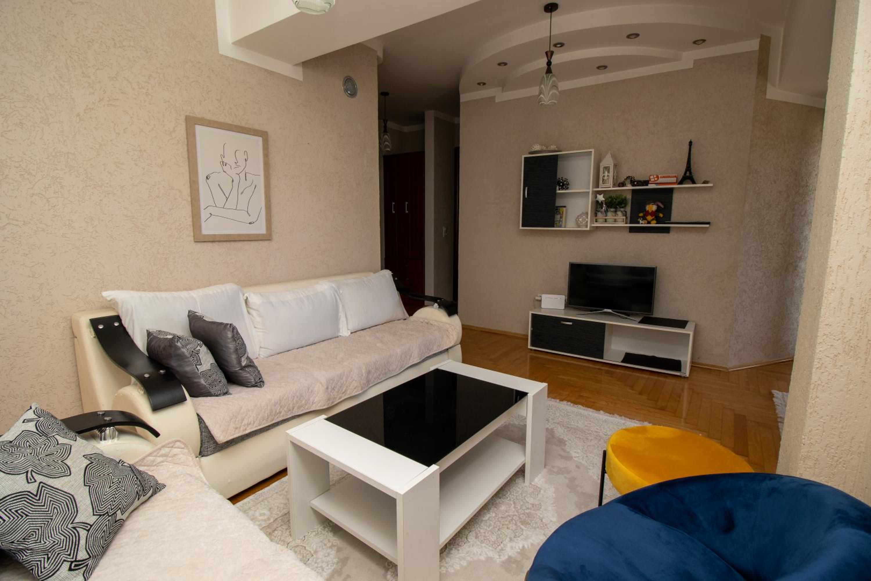 APARTMENTS ANI