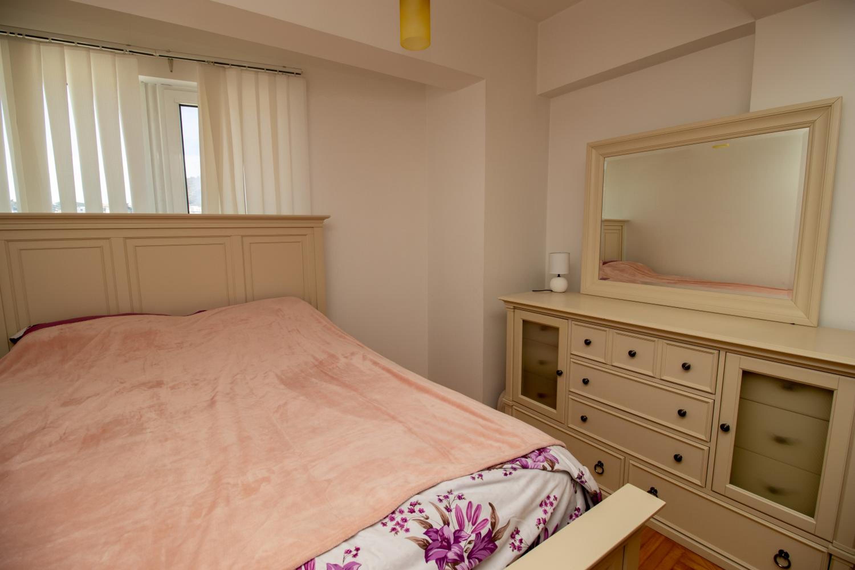 APARTMENTS ANI