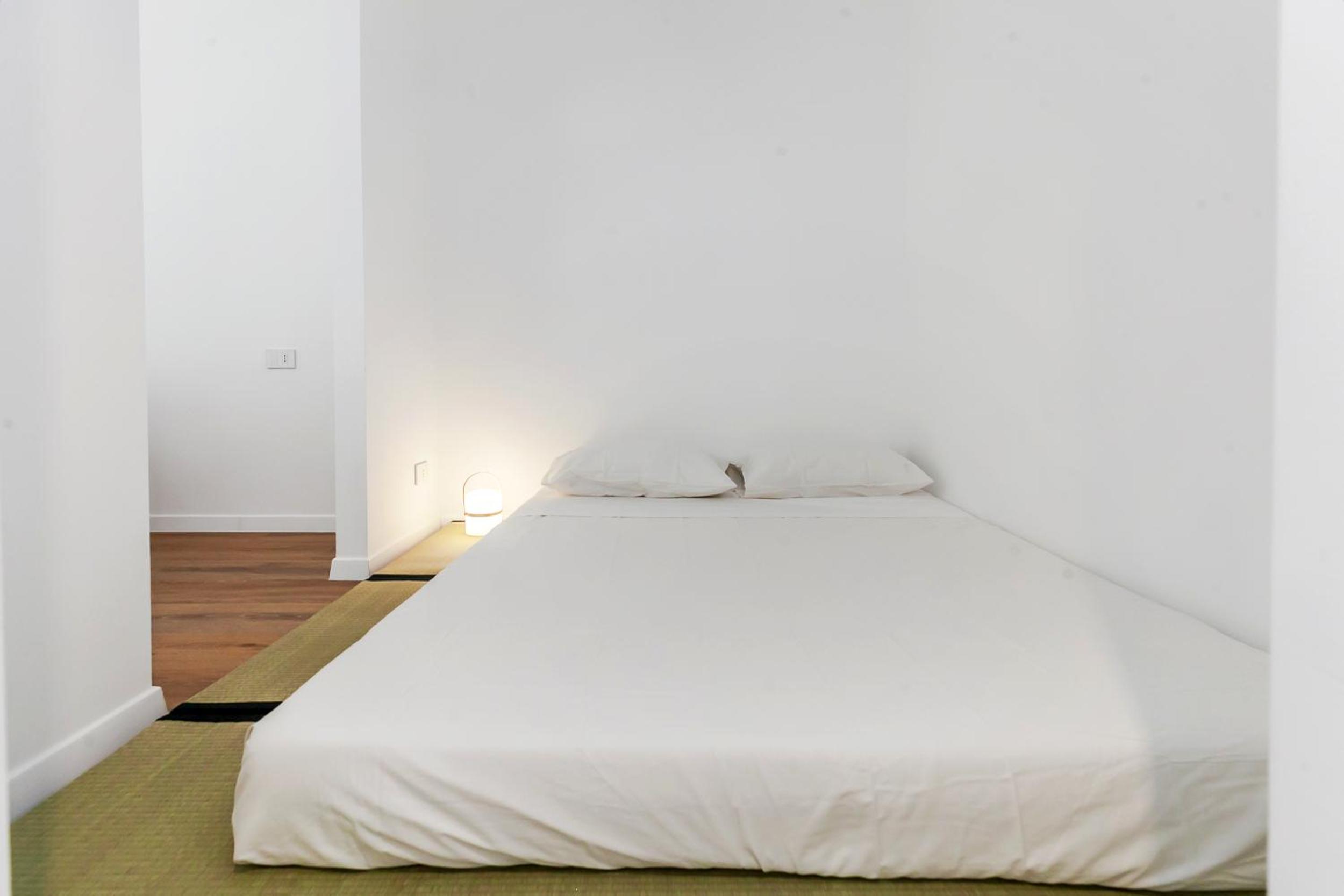 Spacious Design Apartment Central Milan