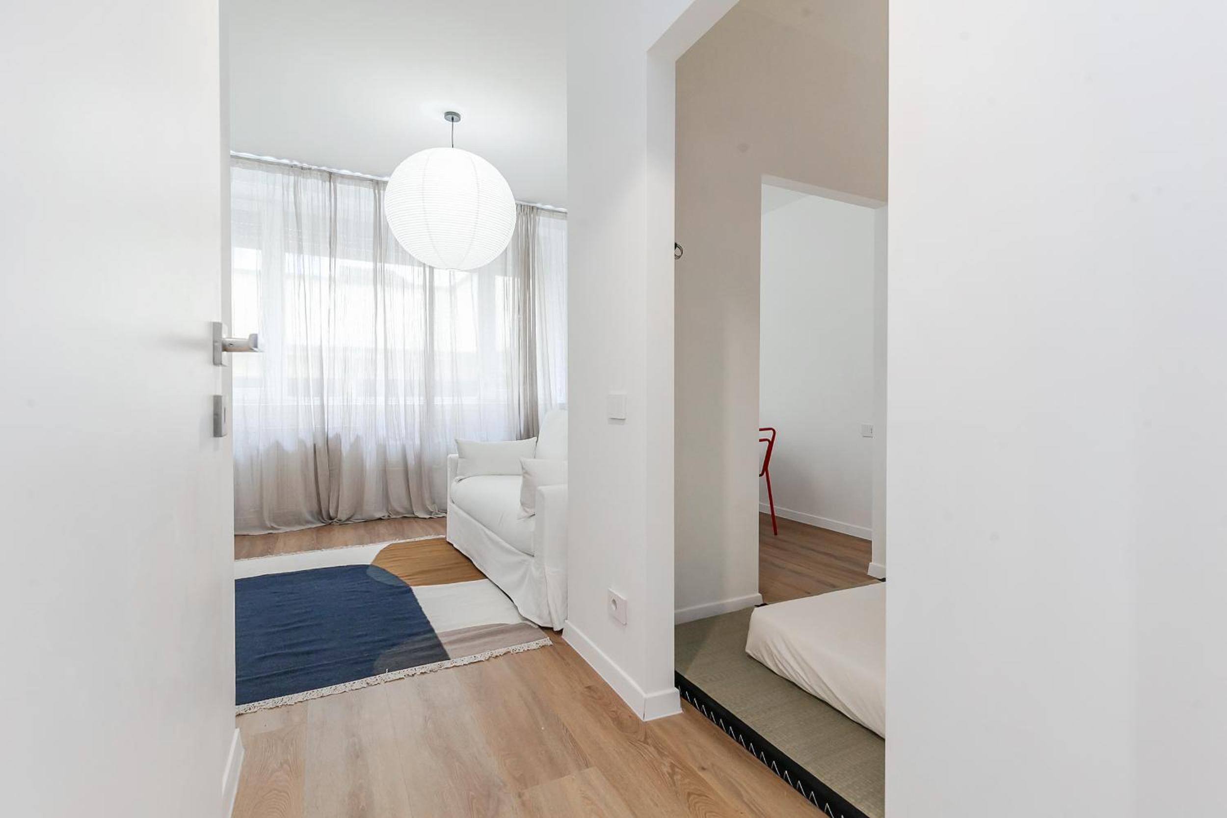 Spacious Design Apartment Central Milan