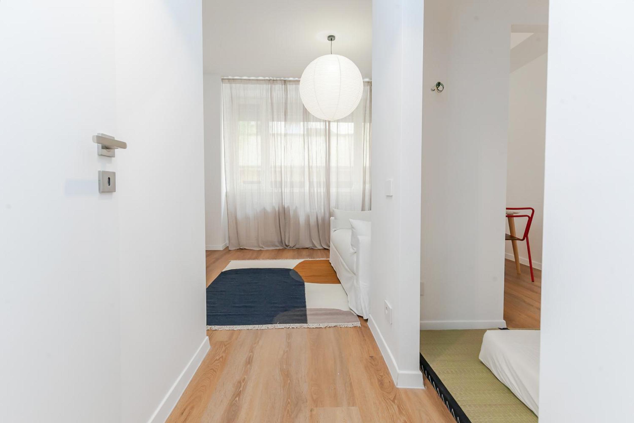Spacious Design Apartment Central Milan
