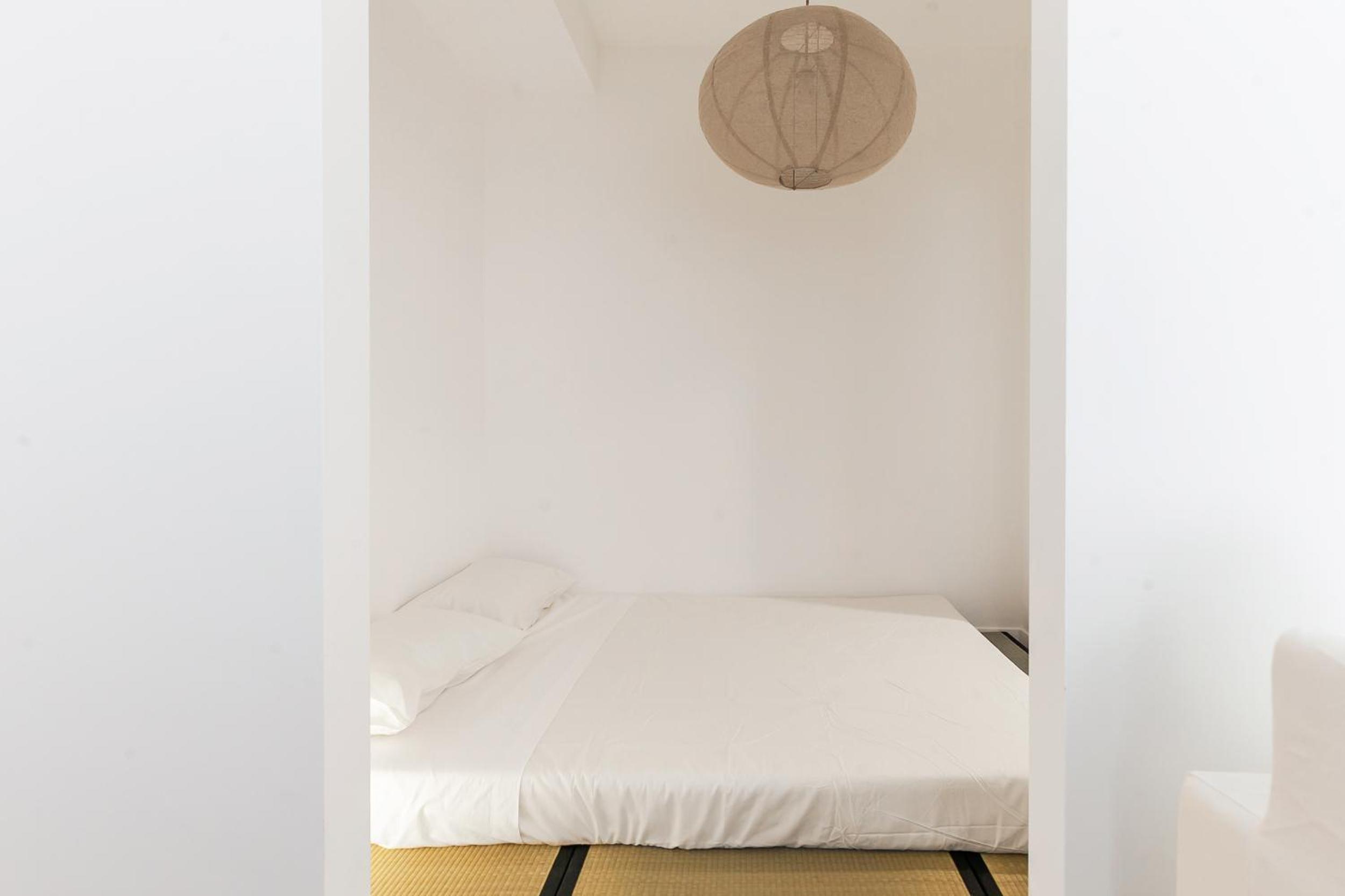 Spacious Design Apartment Central Milan