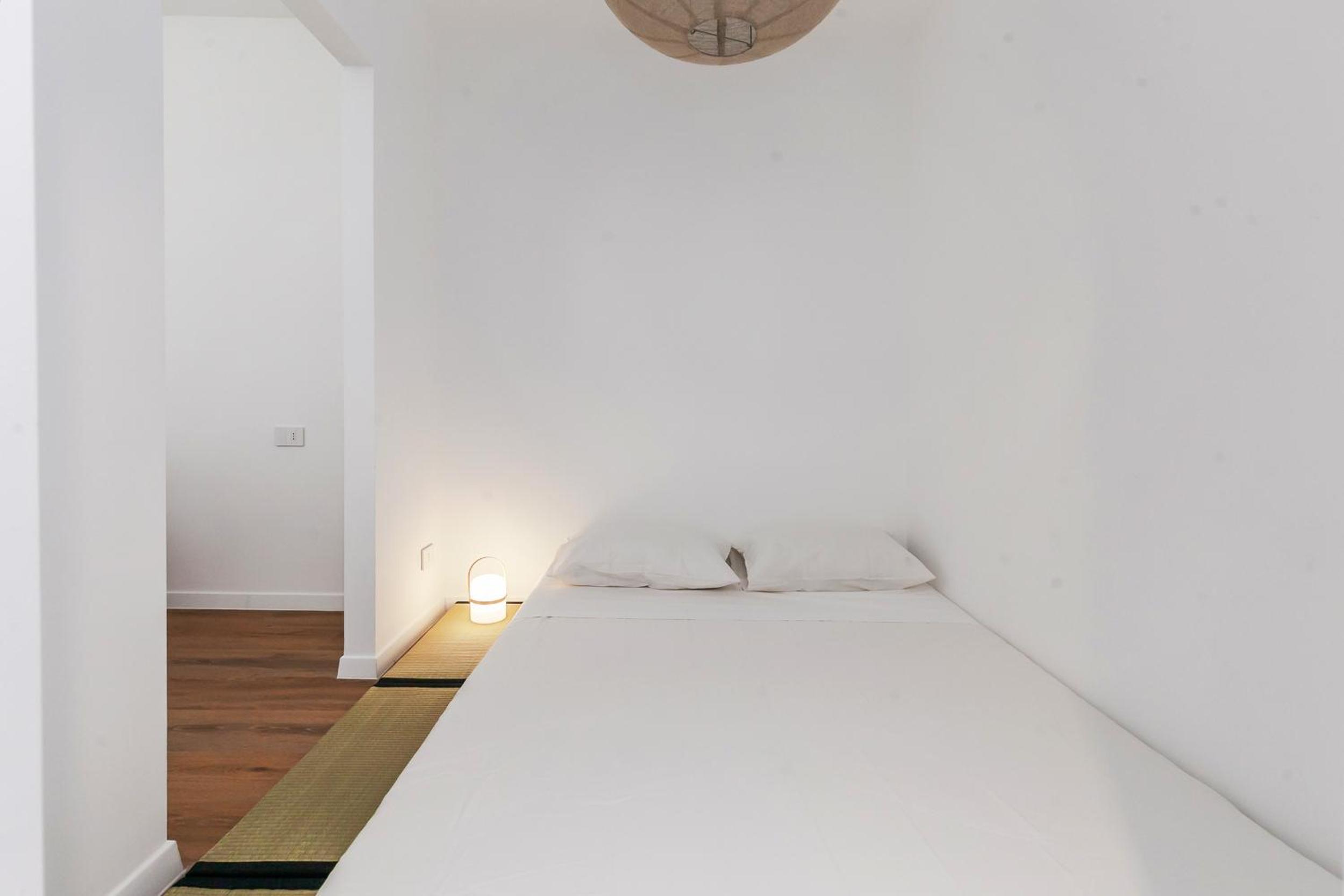 Spacious Design Apartment Central Milan