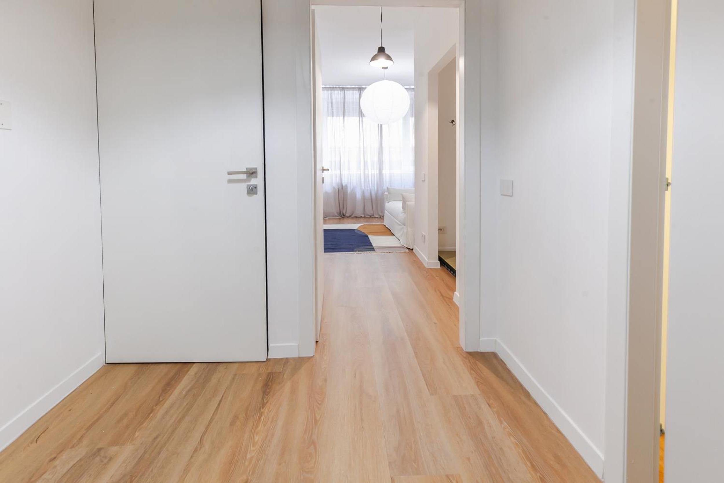 Spacious Design Apartment Central Milan