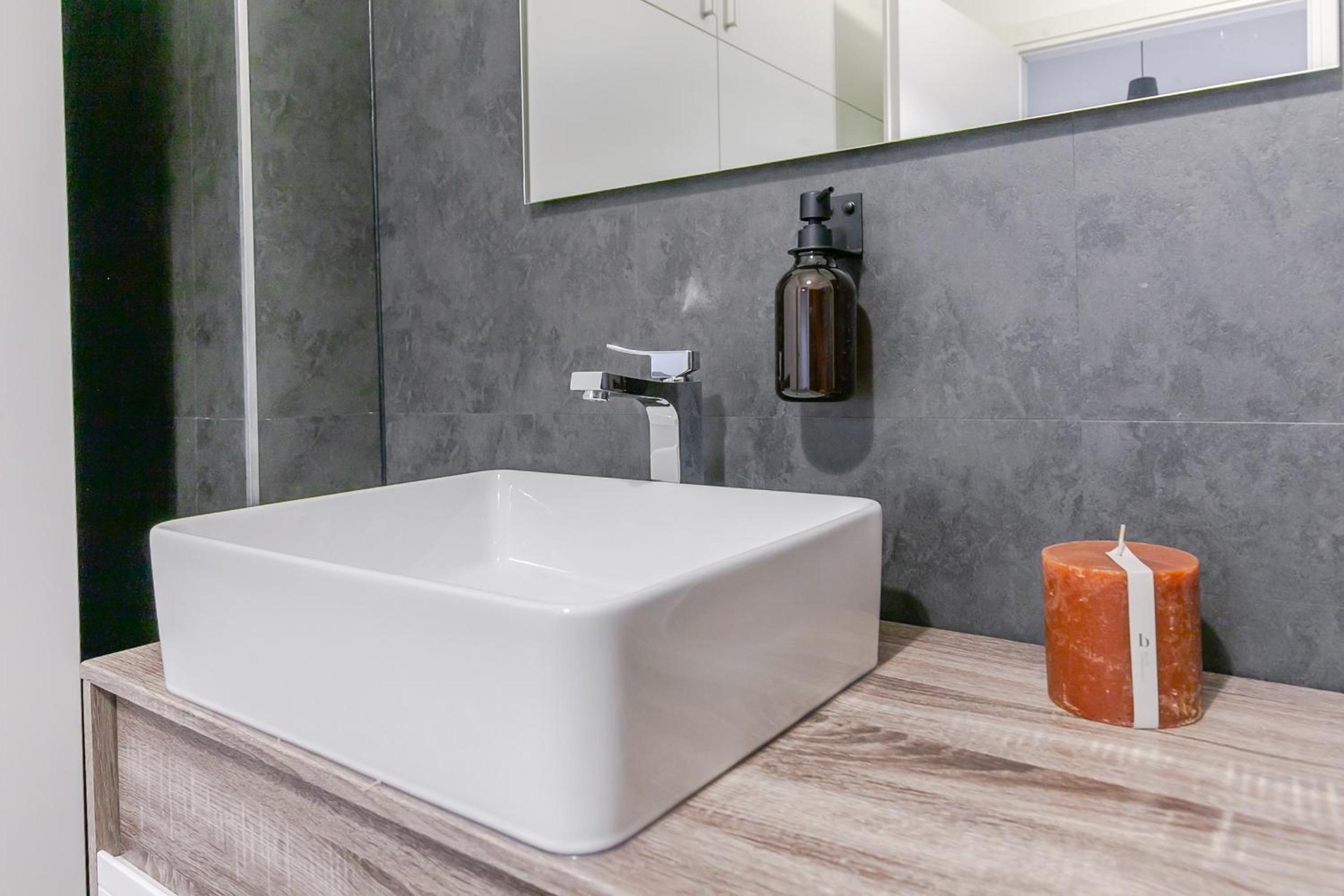 Spacious Design Apartment Central Milan