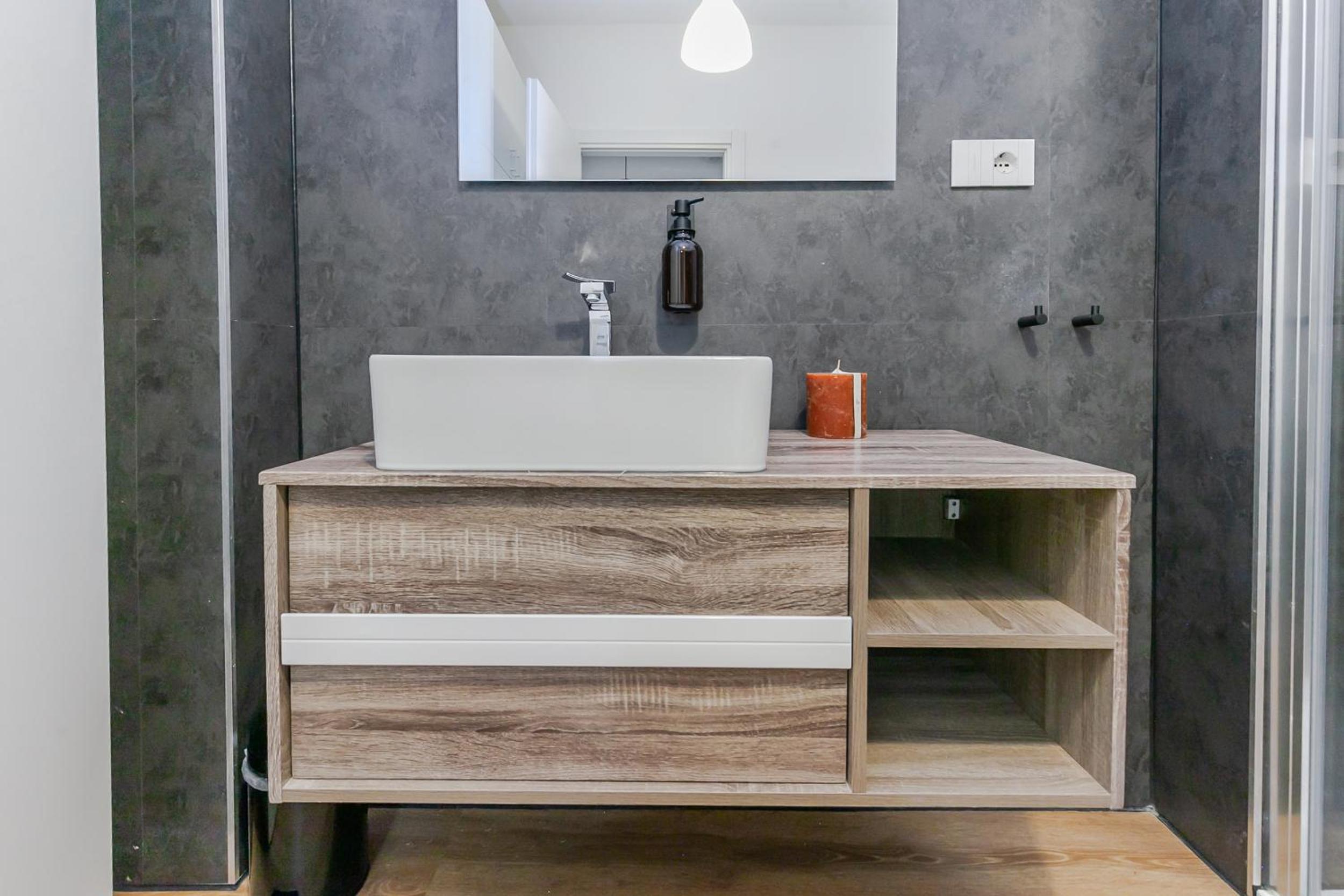 Spacious Design Apartment Central Milan