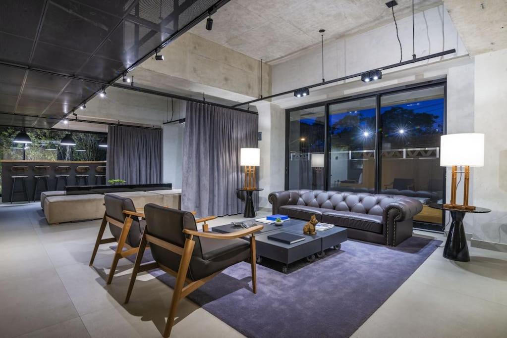 Studio com Varanda - Vila Olímpia