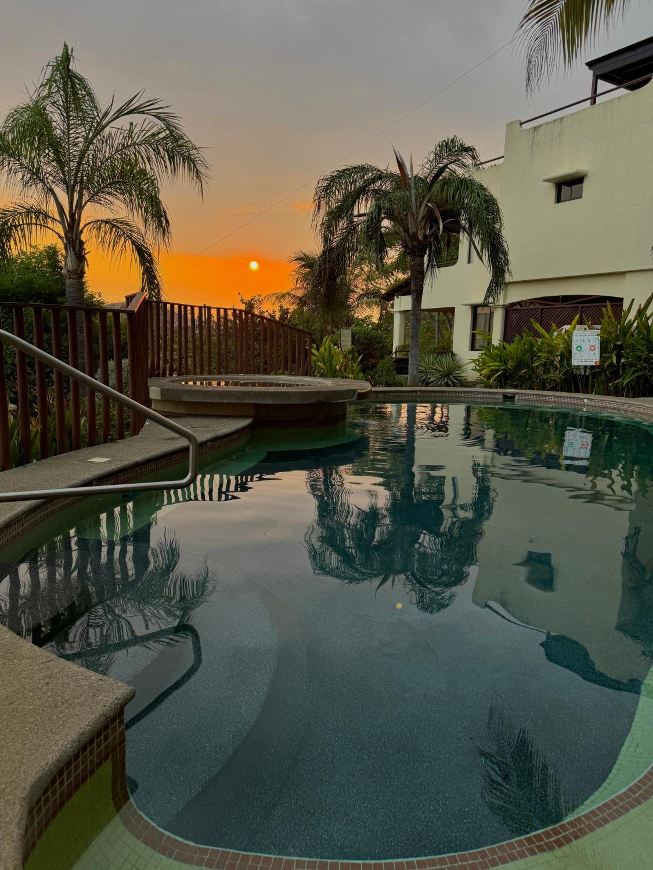 Breezy Paradise 2 bed2bath with mountain view