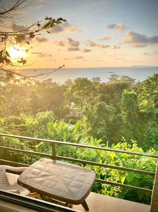 Cotinga Nest - King Bed, Ocean View