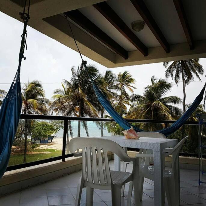 Apartamento en San Andrés frente al mar con piscina