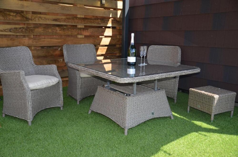 Pabell Pren Glamping by Aberporth Beach Holidays view 4