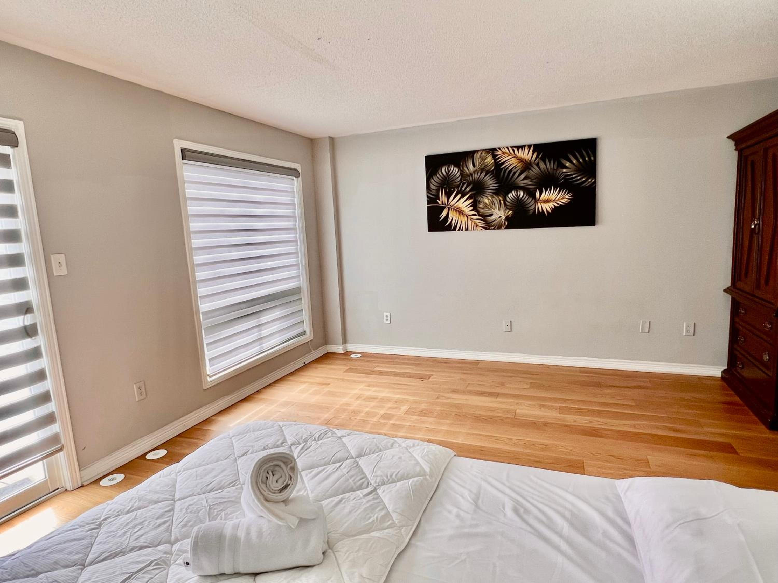 House In Scarborough 20 Minutes to Downtown