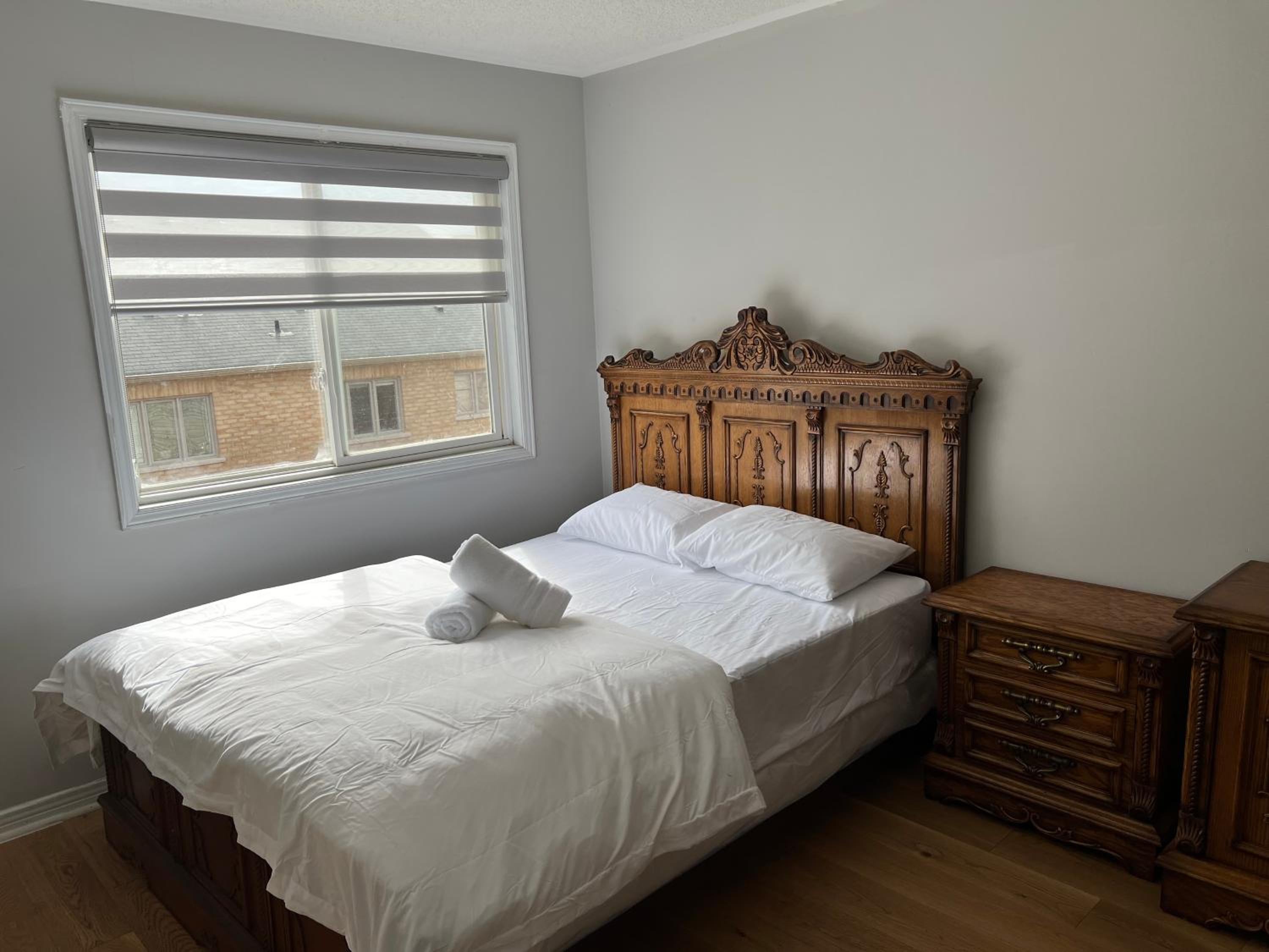 House In Scarborough 20 Minutes to Downtown