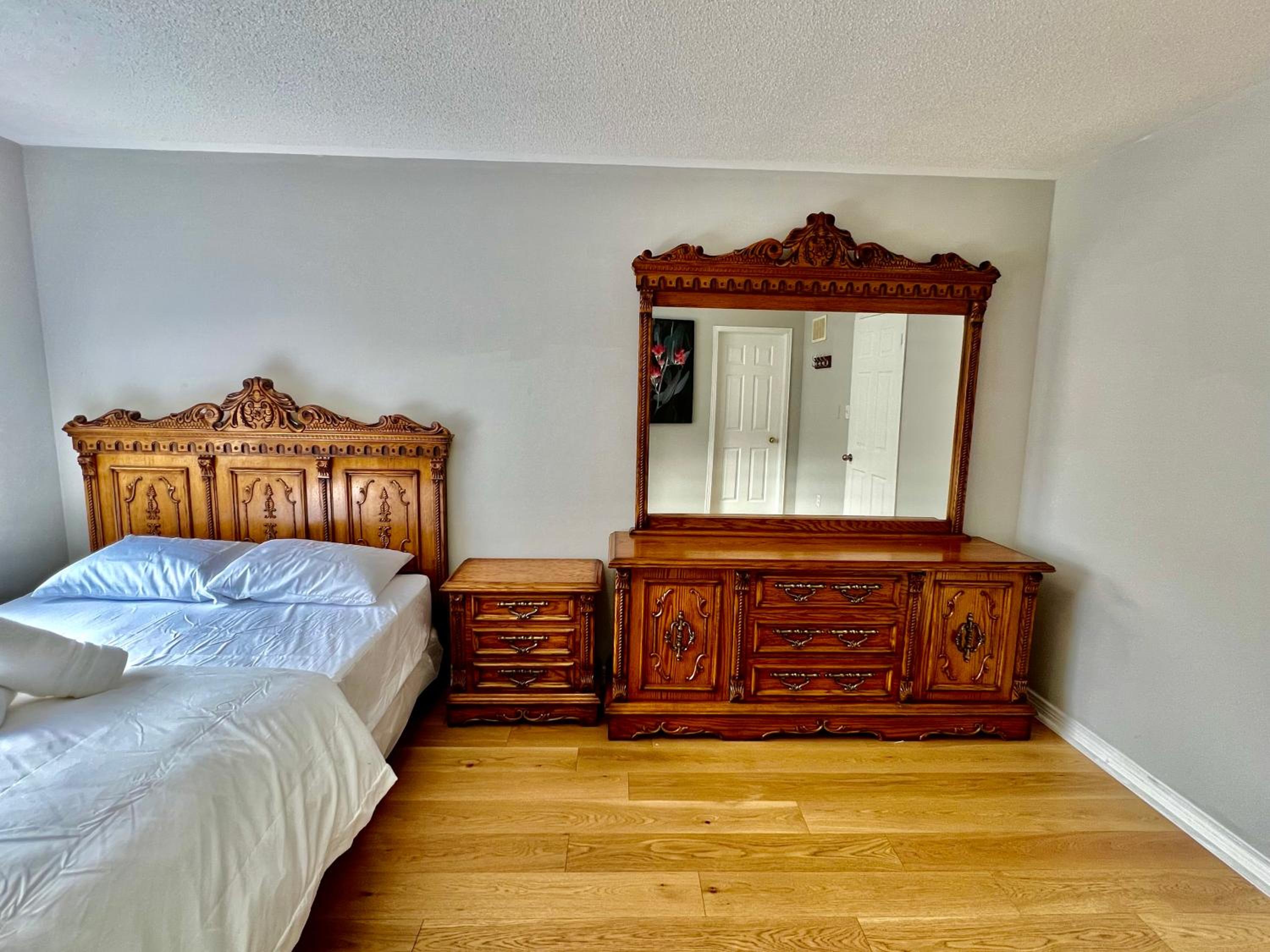 House In Scarborough 20 Minutes to Downtown