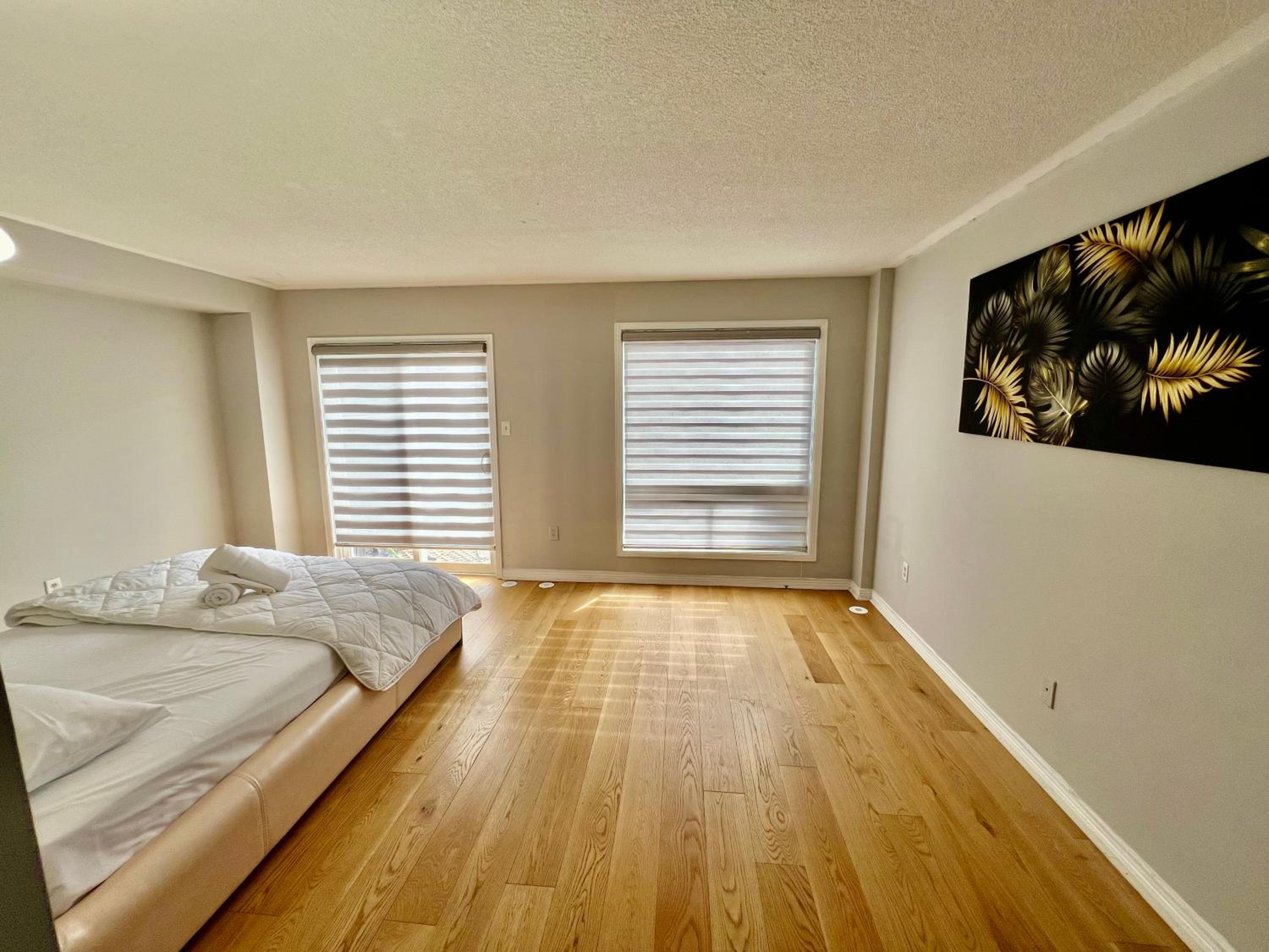 House In Scarborough 20 Minutes to Downtown