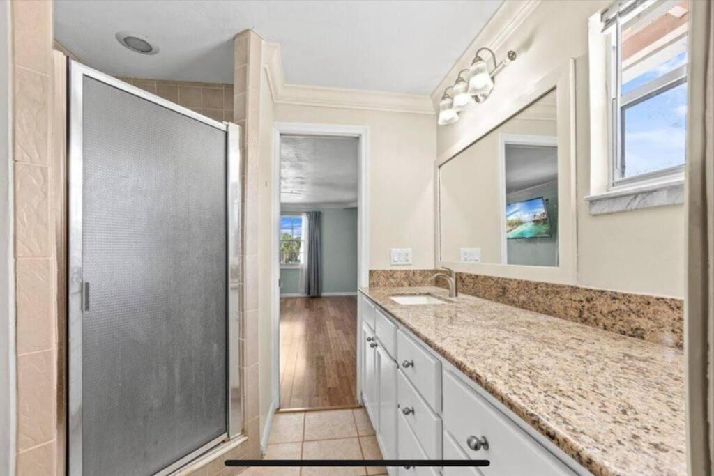 Downtown Beach Cottage - Heated Pool, photo 33