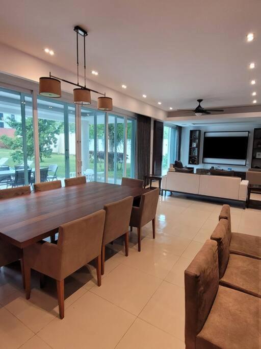 dining