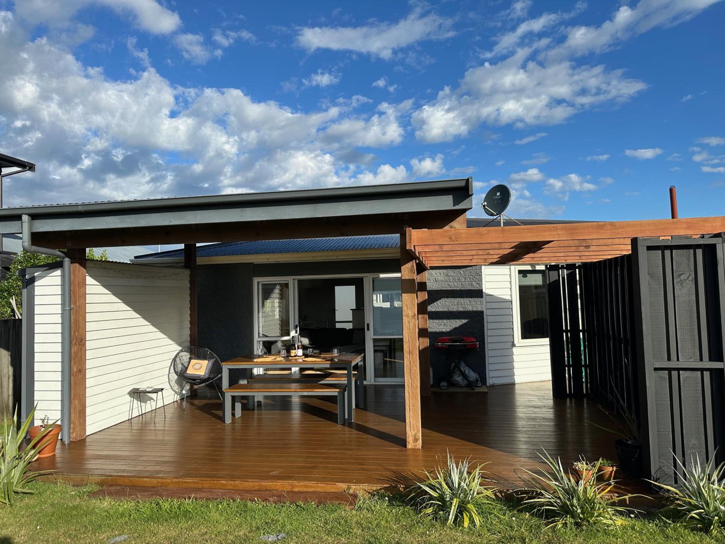 Beachfront Retreat on Revell view 5