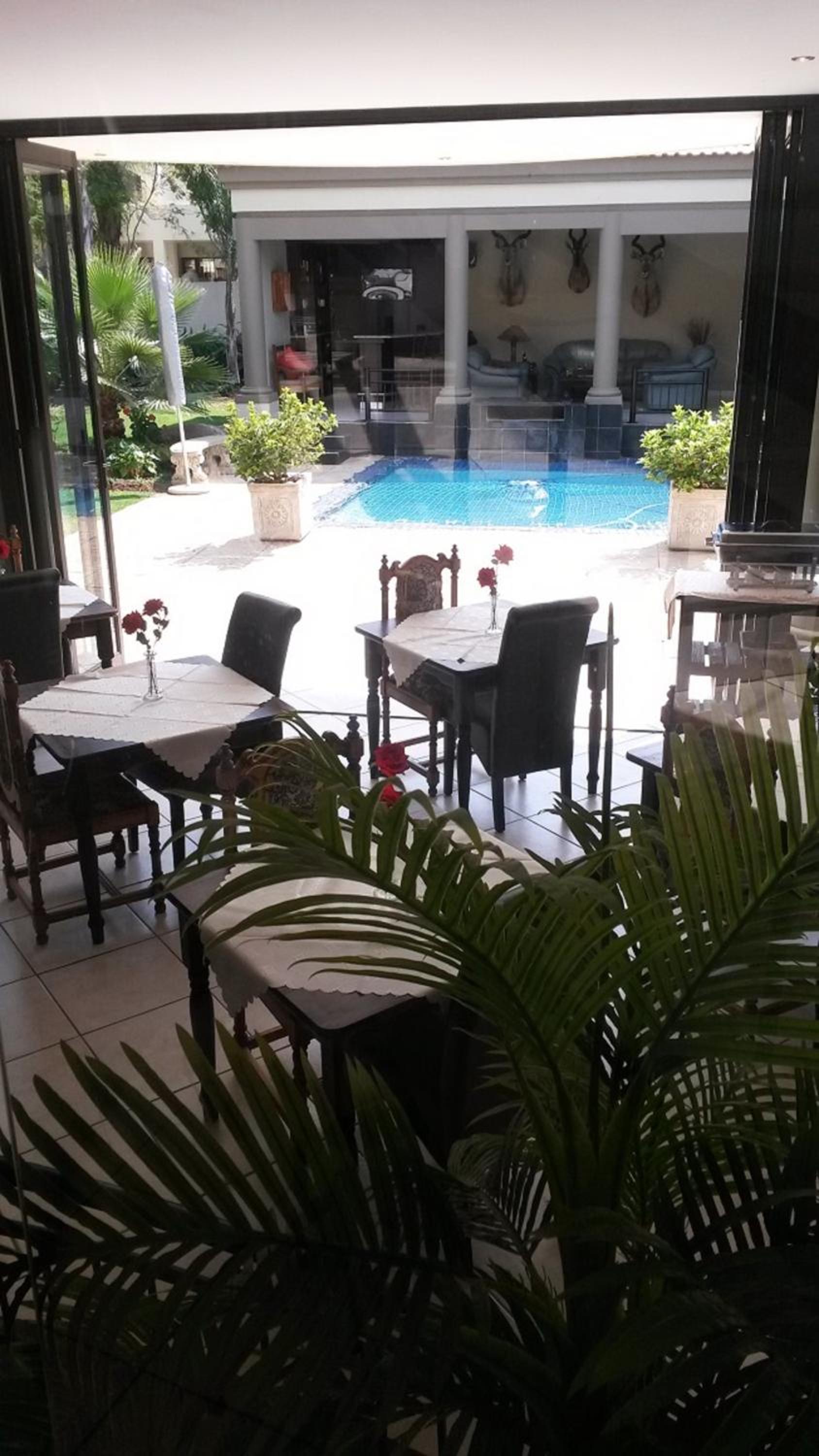 Casa Flora Guesthouse