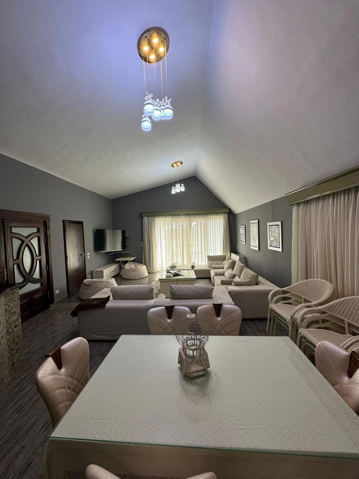 Villa azizya compound pyramids view