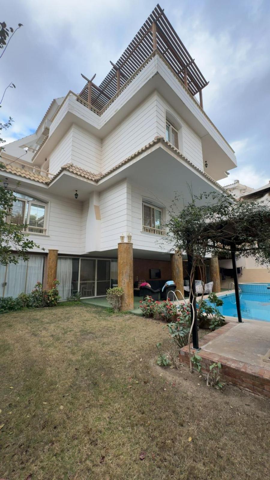 Villa azizya compound pyramids view