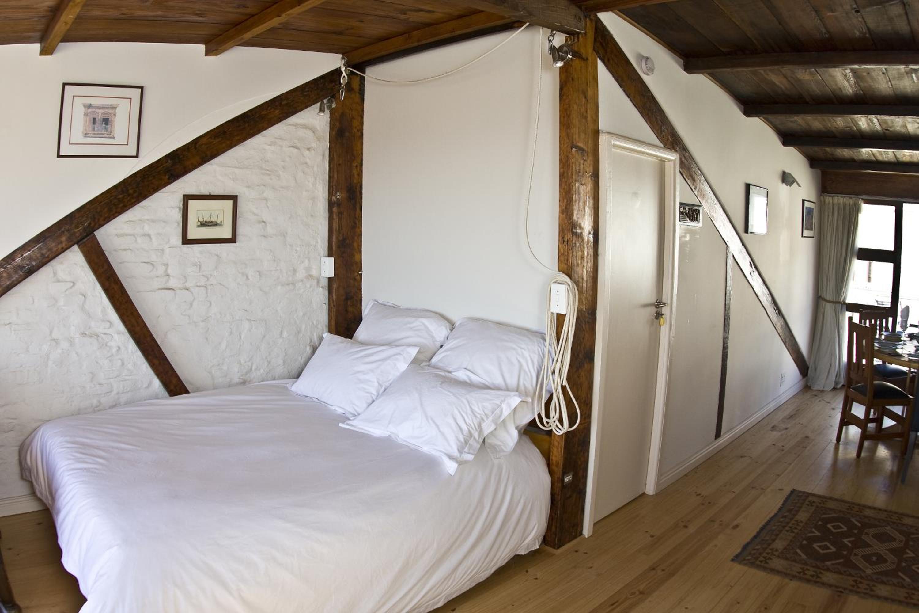 Braeside House Apartments