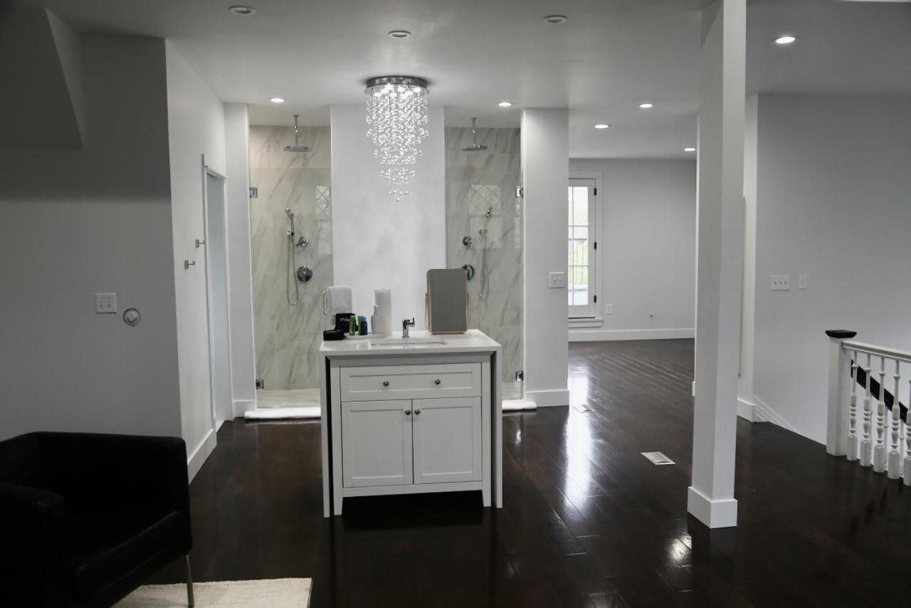 CWE Luxury La Maison Modern view 3