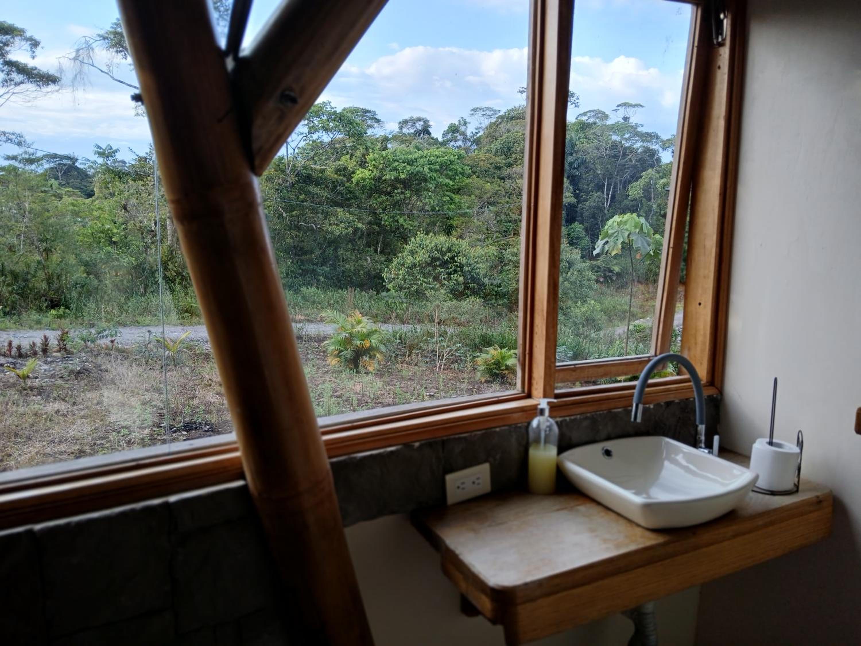 FEVU VERA FOREST HOUSE
