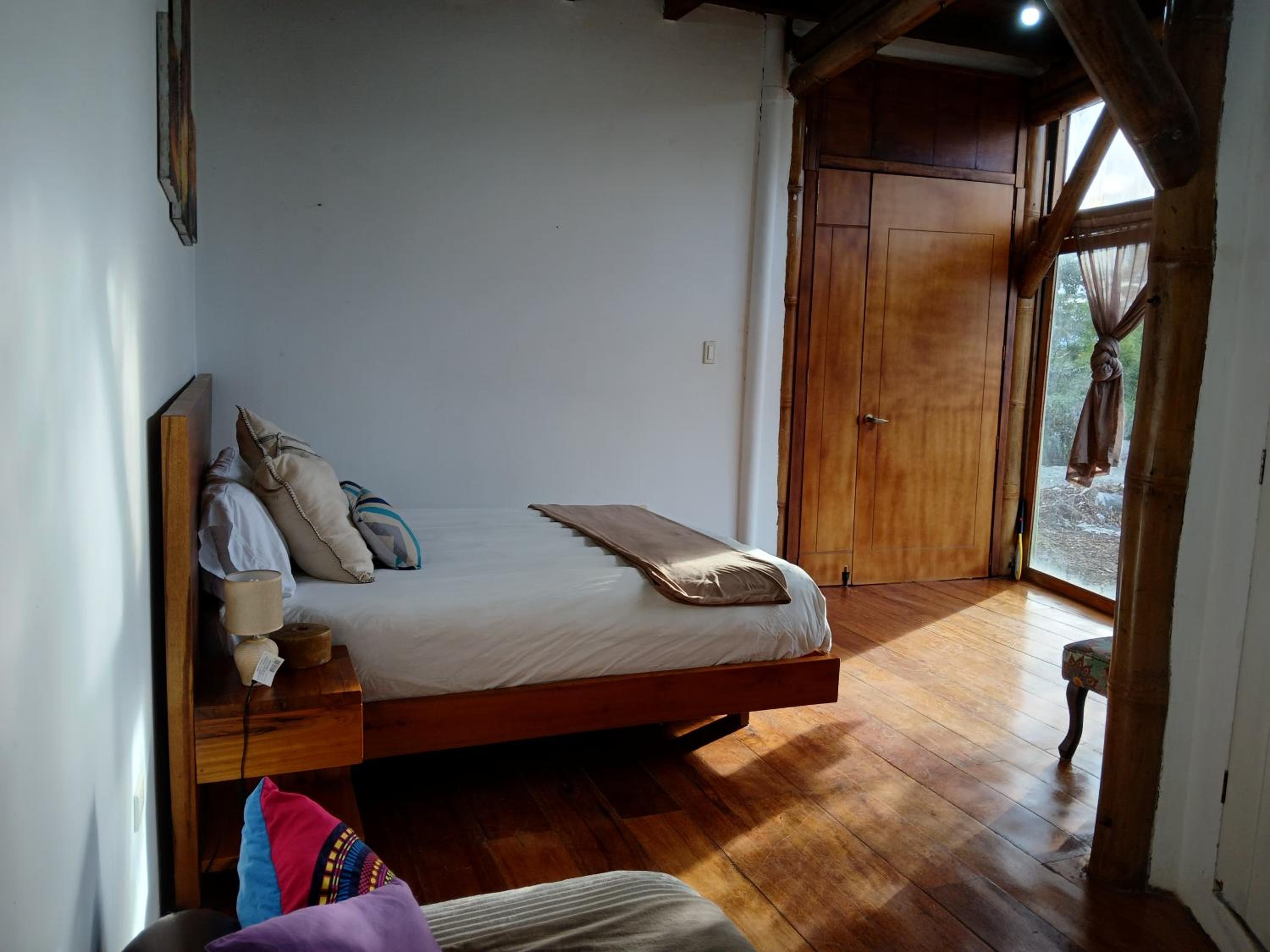FEVU VERA FOREST HOUSE