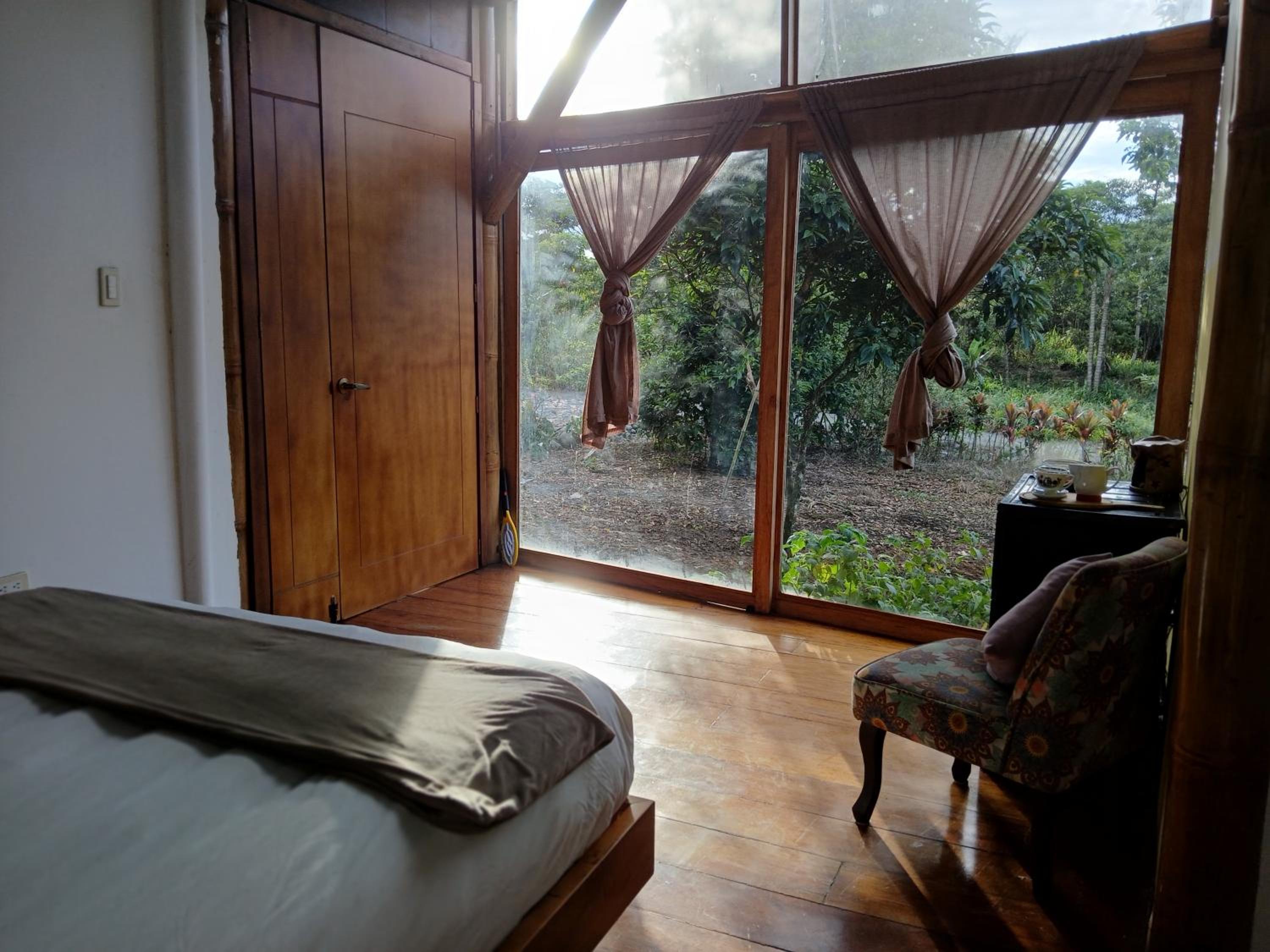 FEVU VERA FOREST HOUSE