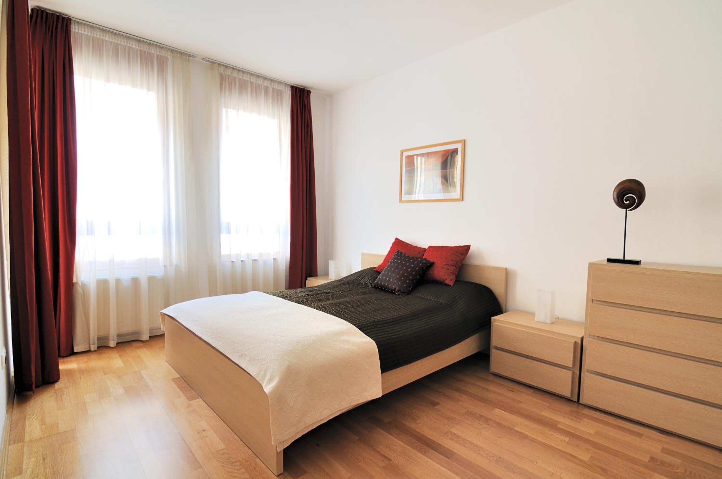 Leda Apartments view 3