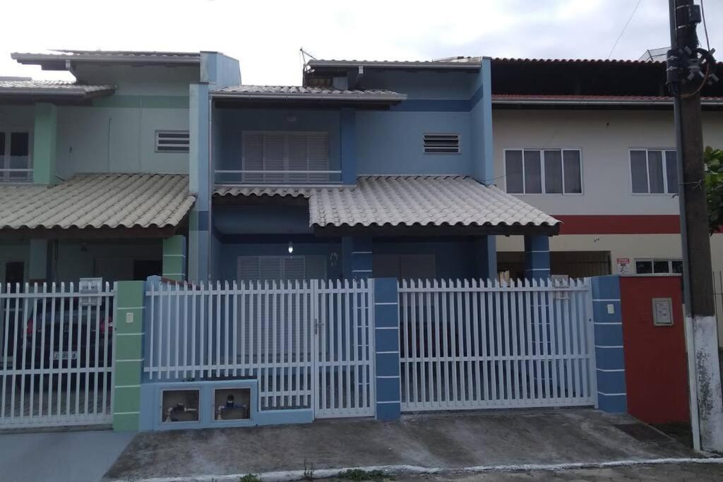 Ótima casa em Penha SC Beto Carrero ideal para famílias