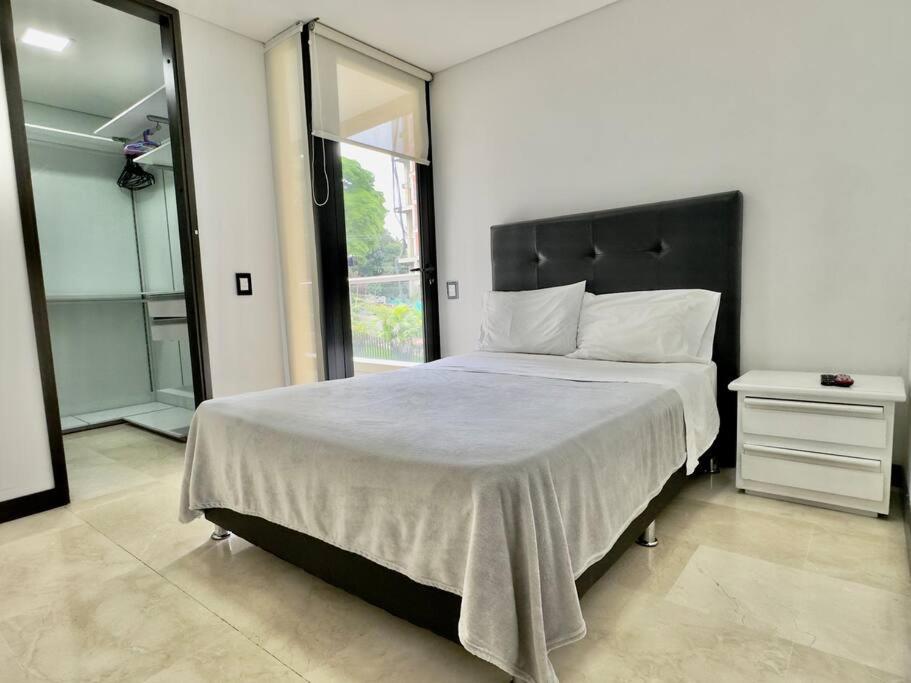202 Family Haven in El Poblado: Spacious & charming