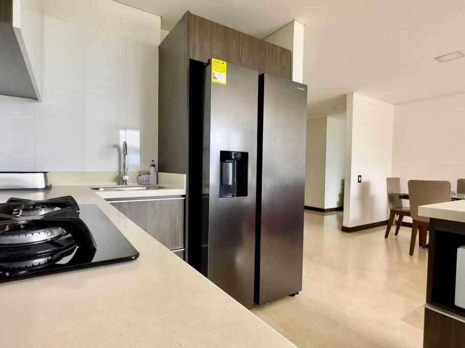 202 Family Haven in El Poblado: Spacious & charming