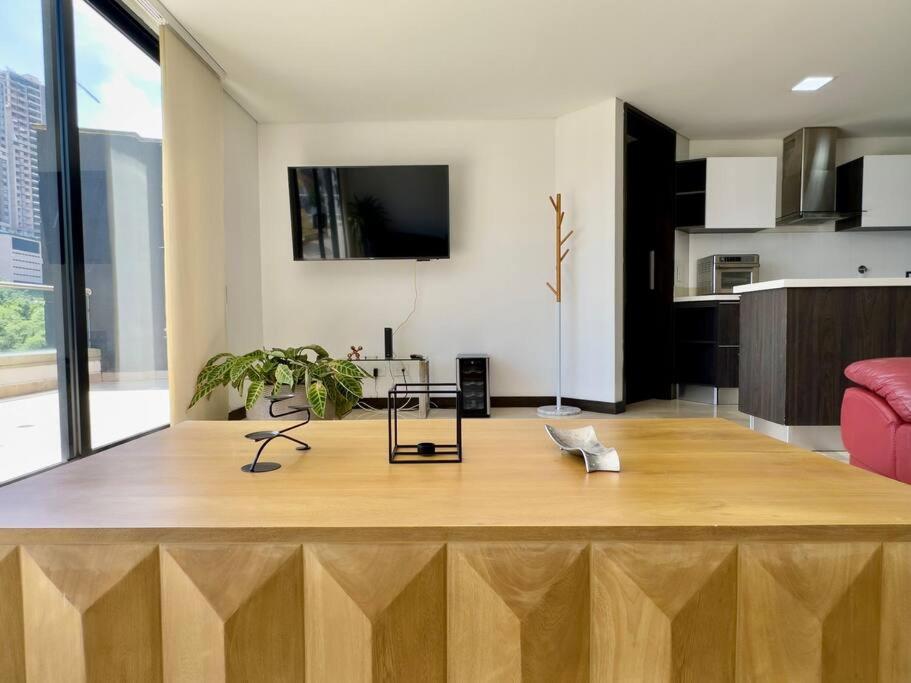 202 Family Haven in El Poblado: Spacious & charming