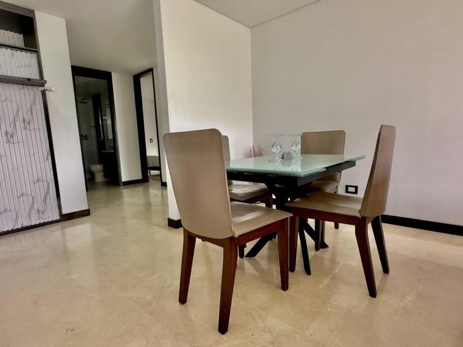 202 Family Haven in El Poblado: Spacious & charming