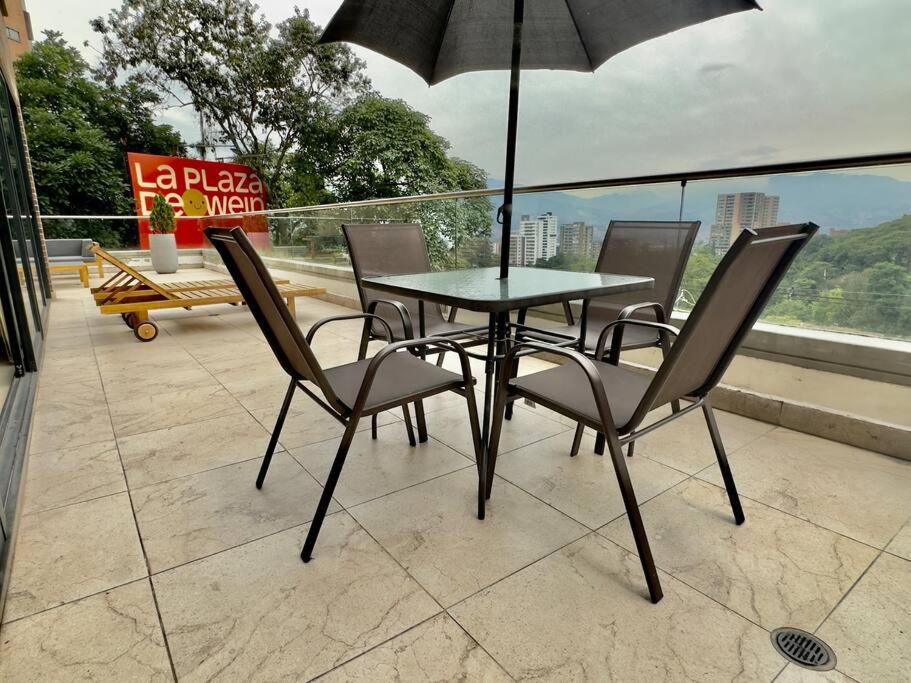 202 Family Haven in El Poblado: Spacious & charming