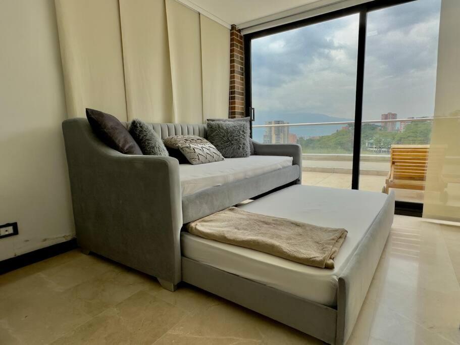 202 Family Haven in El Poblado: Spacious & charming